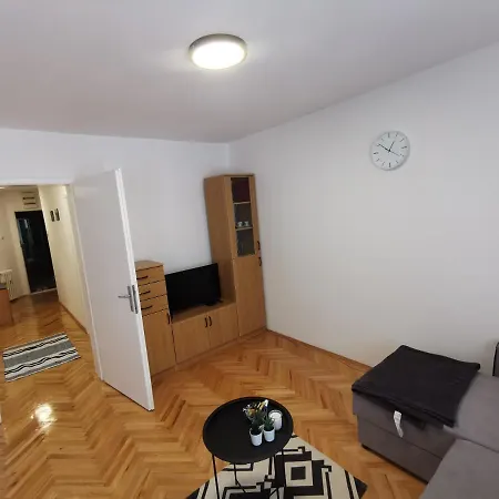 Nacional 2 Apartman * Szabadka